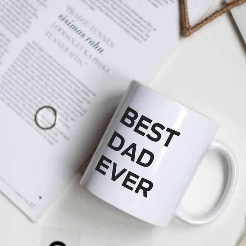 seik disainkruus ja kingiidee "Best Dad Ever" tass isadepäevaks , jõuludeks või tähtsaks sündmuseks