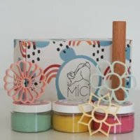 MICI voolimiskomplekt plastiliinide ja vormidega MICI voolimiskomplekt plastiliinide ja vormidega