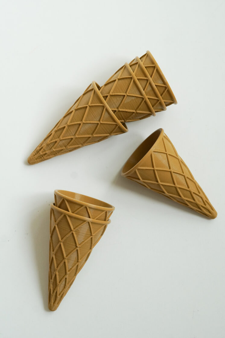 MĪCI kinkekomplekt Jäätised kolme loodusliku plastiliini ja jäätisetuutudega MĪCI kinkekomplekt Jäätised kolme loodusliku plastiliini ja jäätisetuutudega