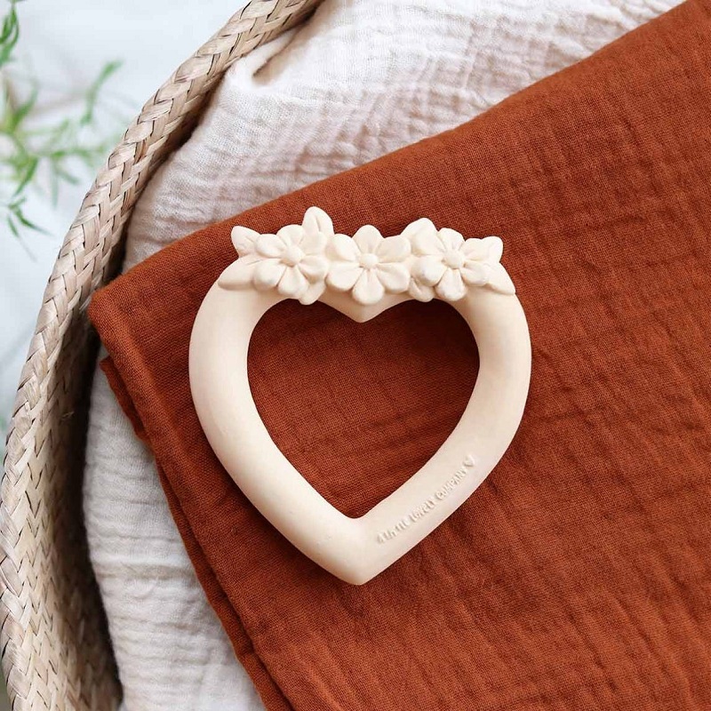 Looduslikust kummist A Little Lovely Company närimisrõngas beebidele