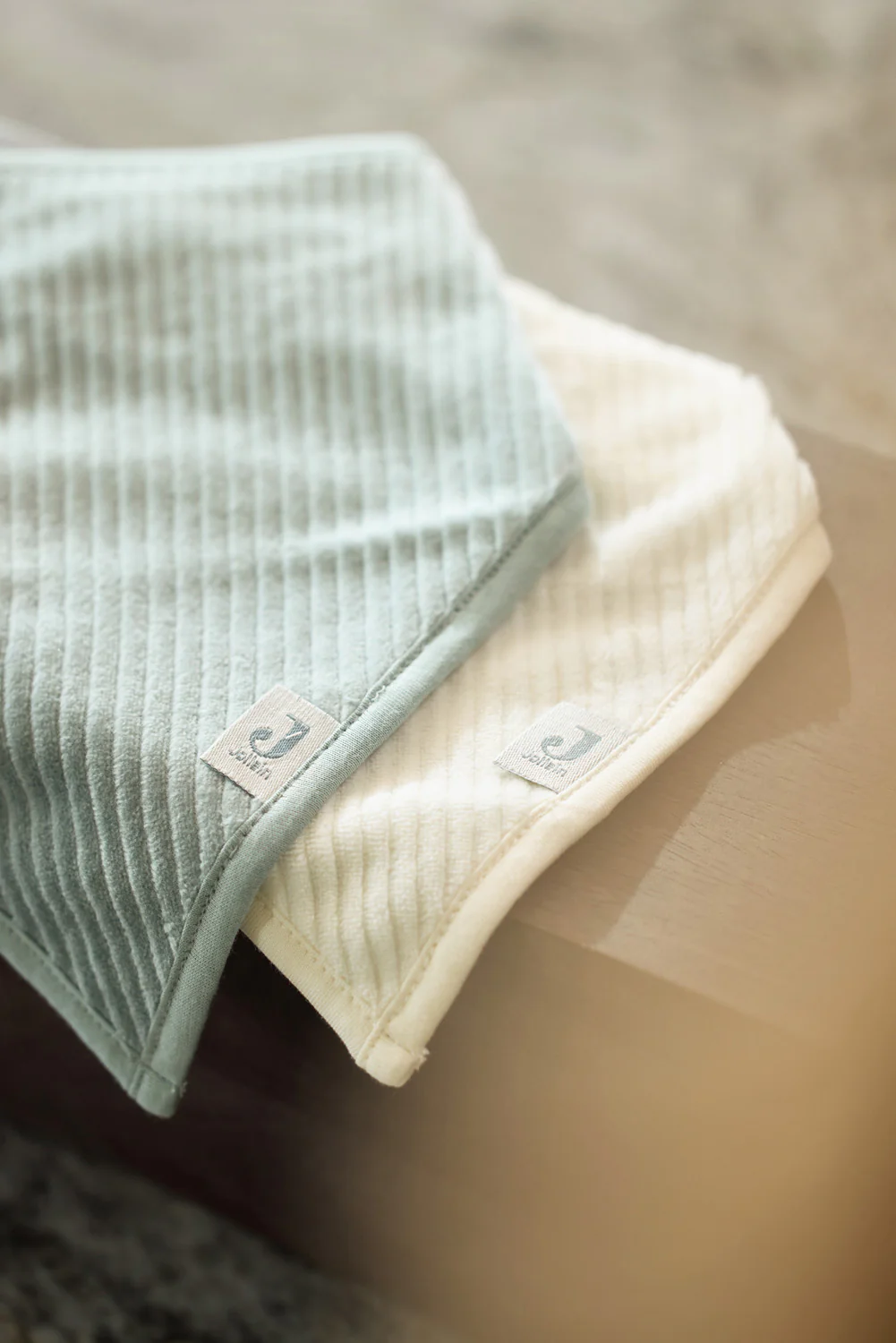 Kaelussall beebile hammaste tulekuks – reguleeritav trukiga ilasall Kaelussall beebile hammaste tulekuks – reguleeritav trukiga ilasall