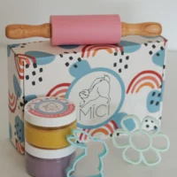 MICI voolimiskomplekt plastiliinide ja vormidega MICI voolimiskomplekt plastiliinide ja vormidega