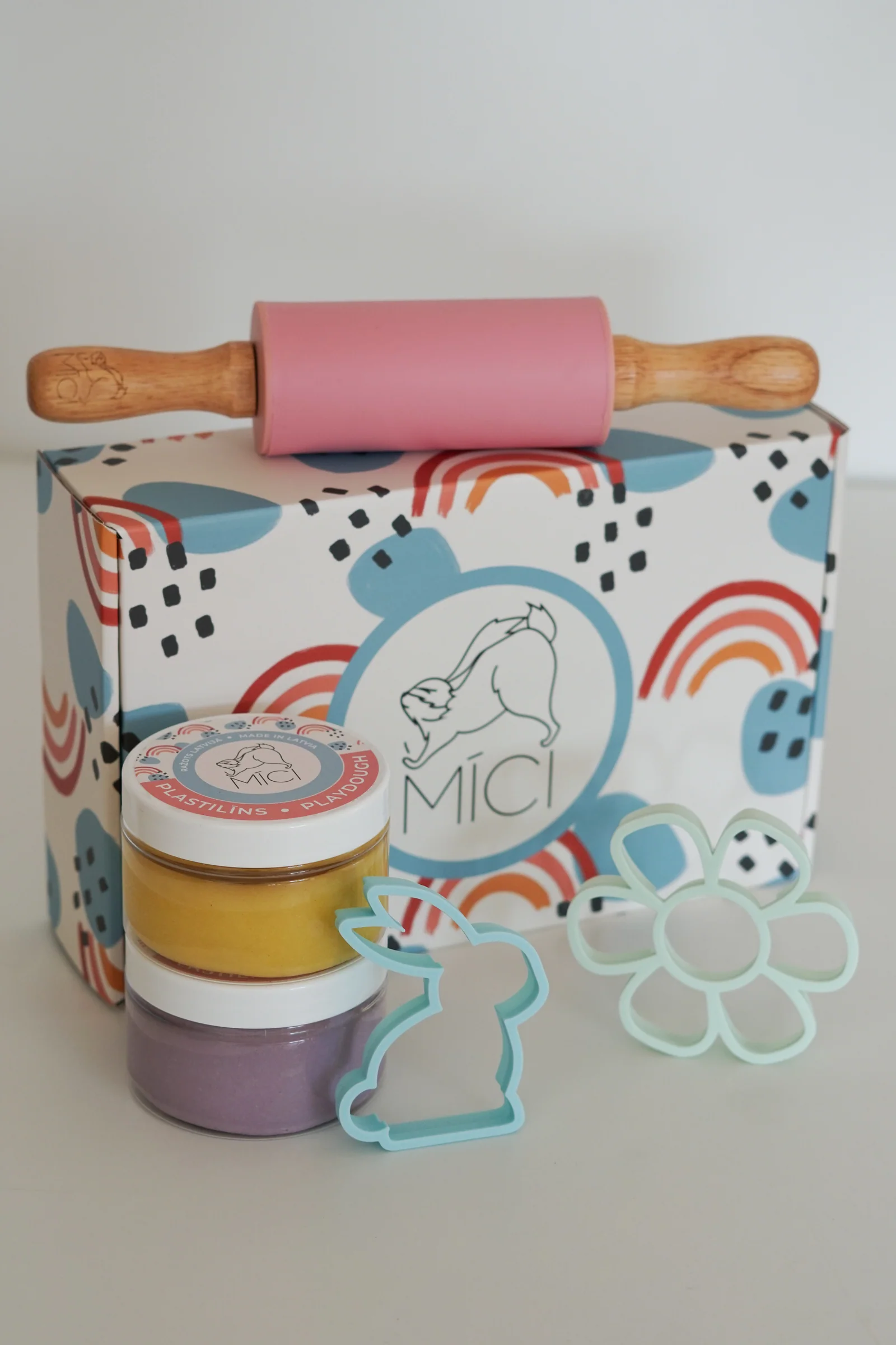MICI voolimiskomplekt plastiliinide ja vormidega