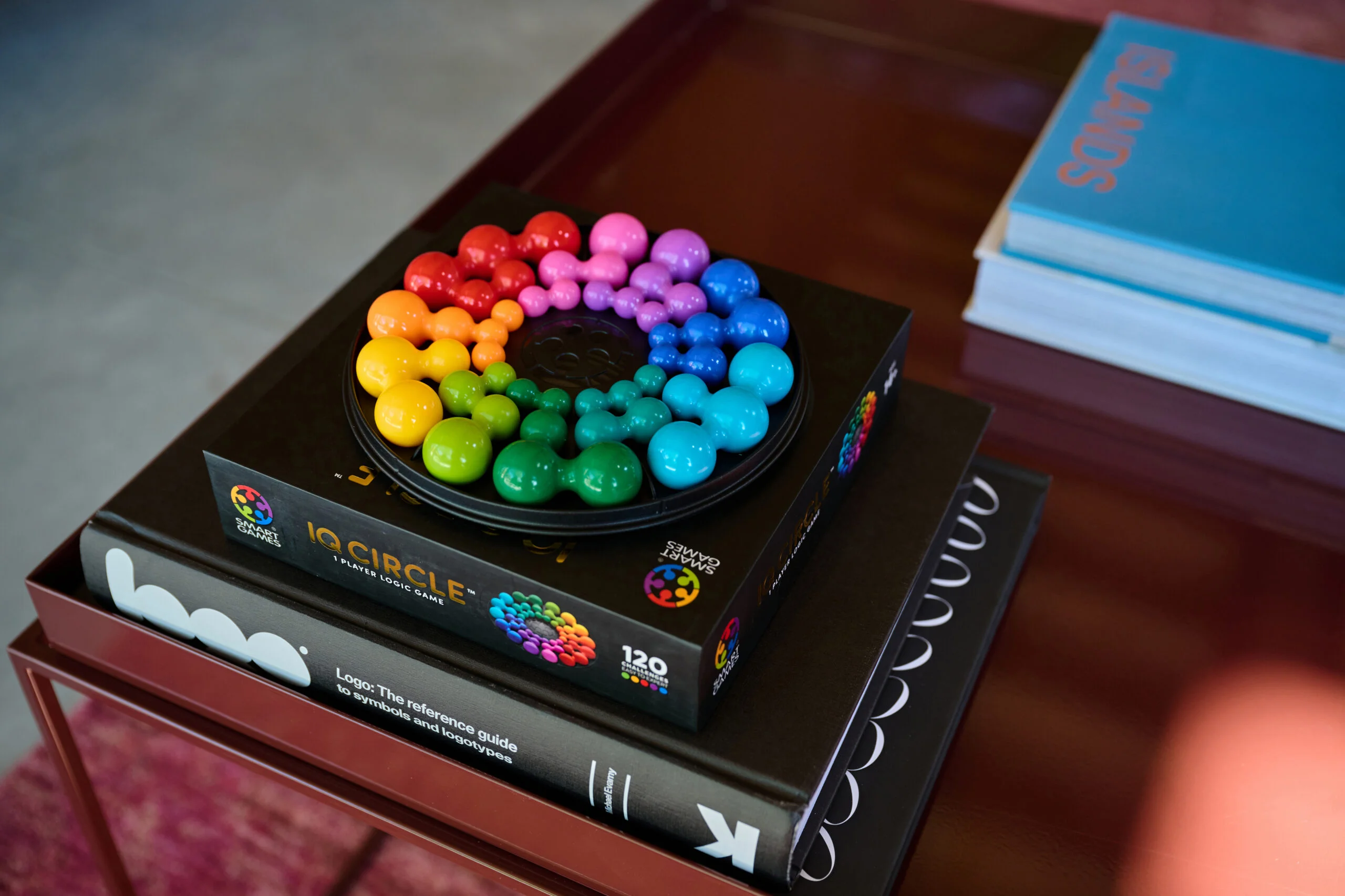 Kaasaskantava karbiga SmartGames Deluxe IQ Ring loogikamäng