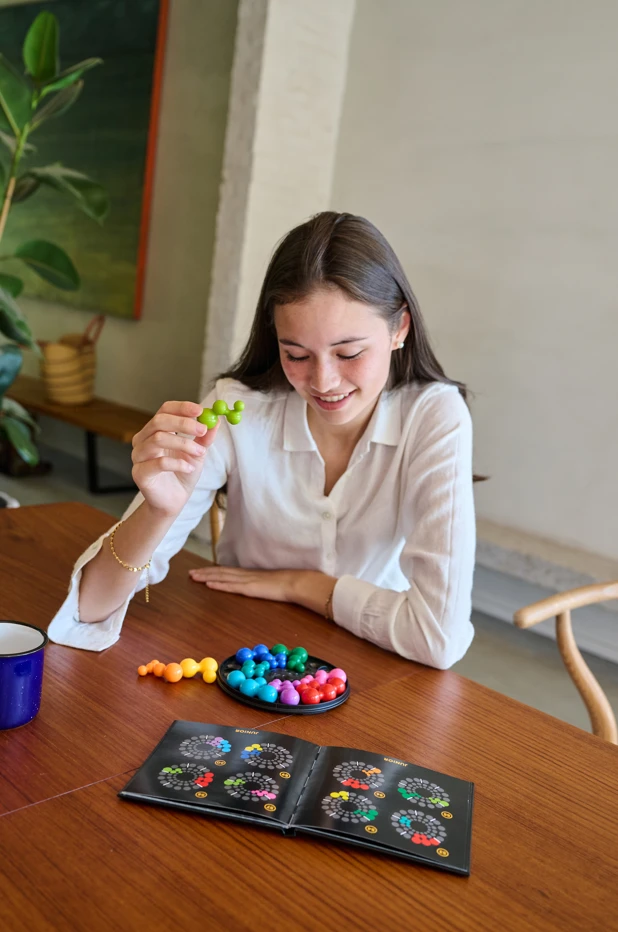 Kaasaskantava karbiga SmartGames Deluxe IQ Ring loogikamäng