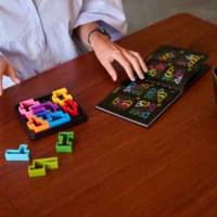Kaasaskantava karbiga SmartGames Deluxe IQ Ruut loogikamäng
