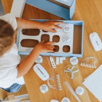 KIDYWOLF KIDYELEC STARTER elektriringide komplekt lastele
Laste esimene elektriliste vooluringide õppekomplekt KIDYWOLF KIDYELEC STARTER elektriringide komplekt lastele Laste esimene elektriliste vooluringide õppekomplekt