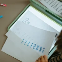 KIDYWOLF KIDYDRAW-PRO valgustahvel lastele joonistamiseks Kahepoolne A4 joonistustahvel tähtede ja numbrite harjutamiseks