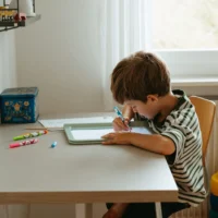 KIDYWOLF KIDYDRAW-PRO valgustahvel lastele joonistamiseks Kahepoolne A4 joonistustahvel tähtede ja numbrite harjutamiseks