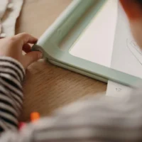KIDYWOLF KIDYDRAW-PRO valgustahvel lastele joonistamiseks Kahepoolne A4 joonistustahvel tähtede ja numbrite harjutamiseks