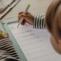 KIDYWOLF KIDYDRAW-PRO valgustahvel lastele joonistamiseks Kahepoolne A4 joonistustahvel tähtede ja numbrite harjutamiseks