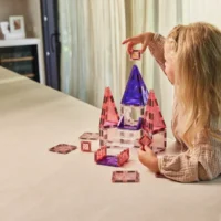 Cleverclixx Princess Palace magnetklotsid 38 tk
Printsessilossi magnetklotside komplekt valguse ja glitteriga Cleverclixx Princess Palace magnetklotsid 38 tk Printsessilossi magnetklotside komplekt valguse ja glitteriga