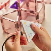 Cleverclixx Princess Palace magnetklotsid 38 tk
Printsessilossi magnetklotside komplekt valguse ja glitteriga Cleverclixx Princess Palace magnetklotsid 38 tk Printsessilossi magnetklotside komplekt valguse ja glitteriga