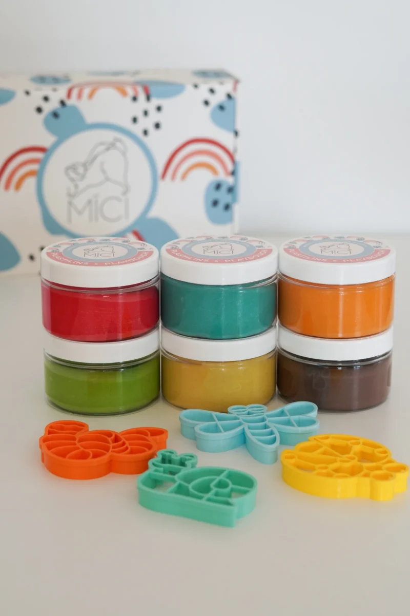 MICI voolimiskomplekt plastiliinide ja vormidega