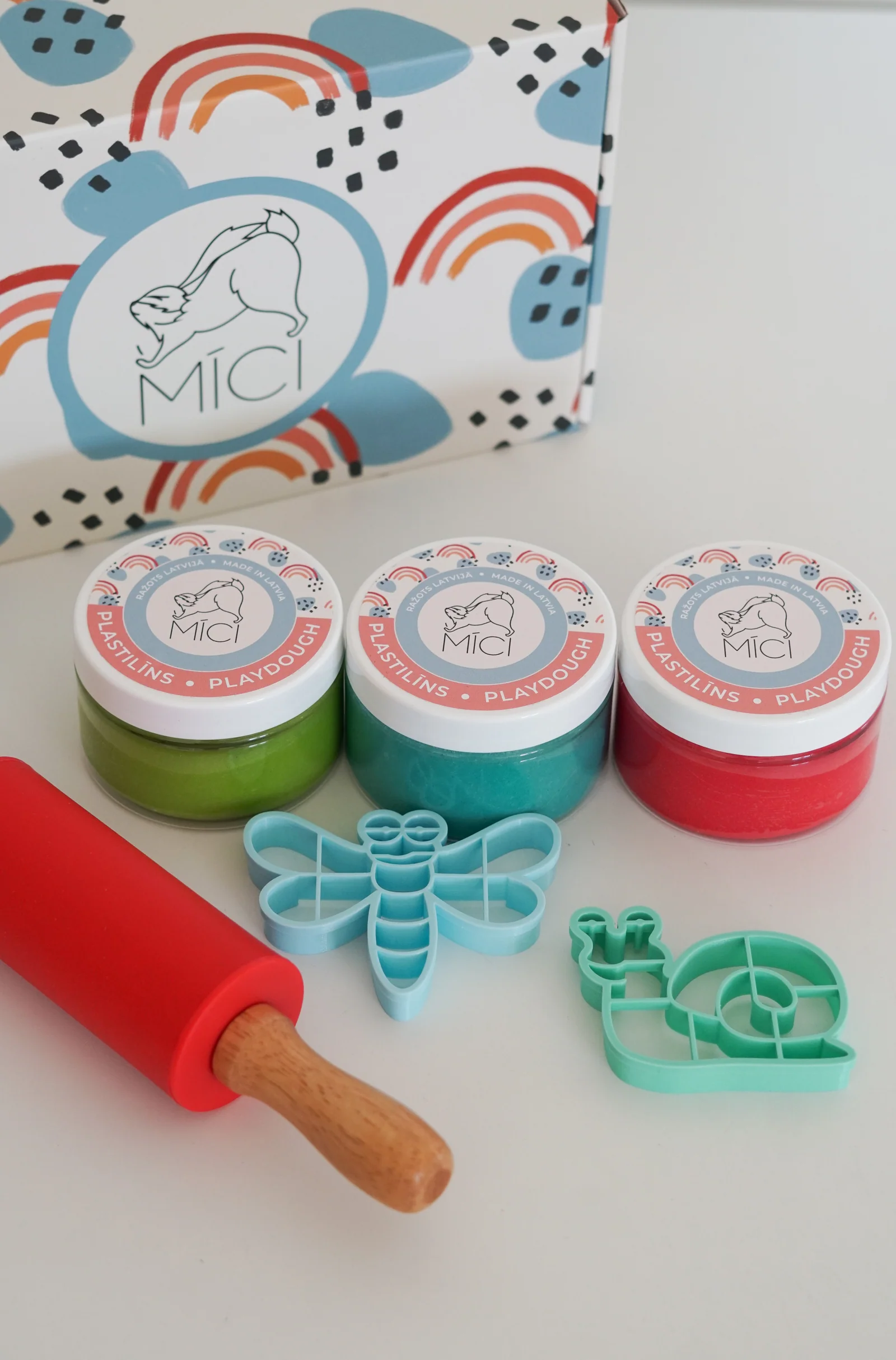 MICI voolimiskomplekt plastiliinide ja vormidega